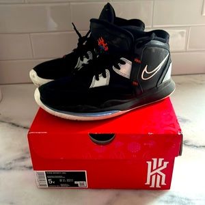 Nike “infinity” boys size 5